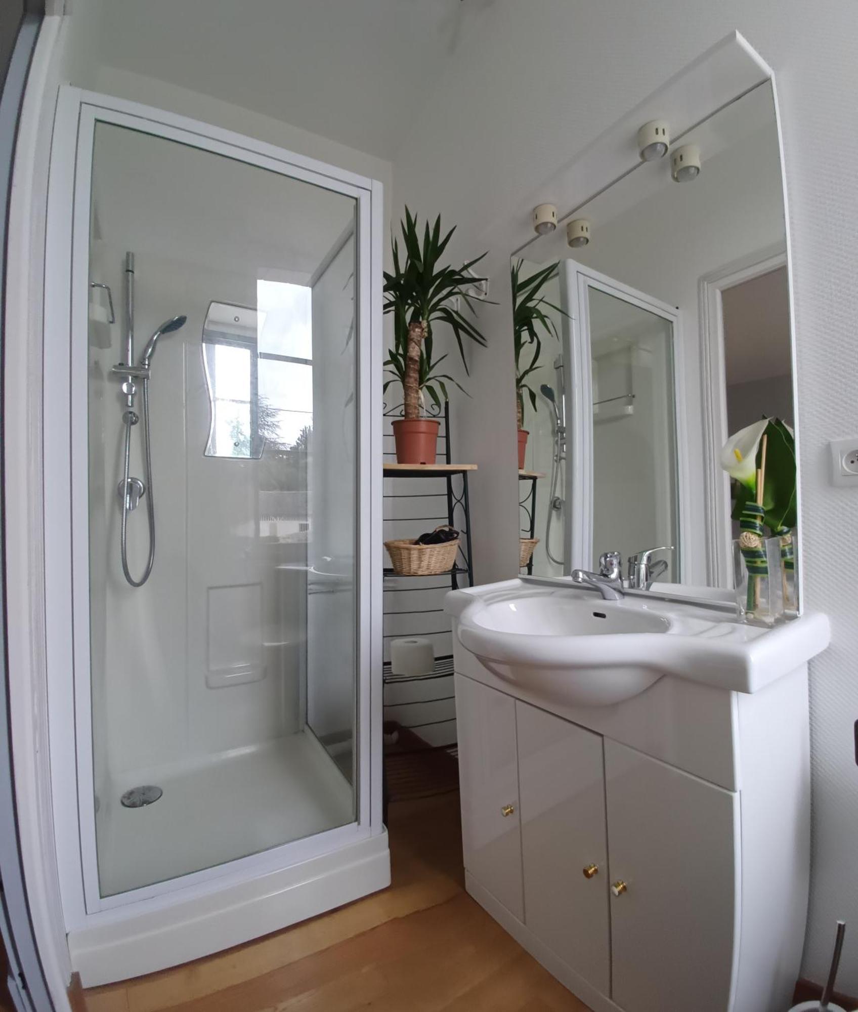 Le Jardin Des Lys - Chambre D'Hote Ou Appartement 라로슈포세이 객실 사진